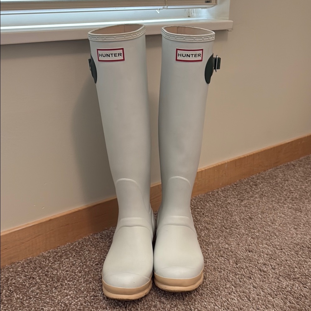 Hunter White and Tan Winter Rain Boots